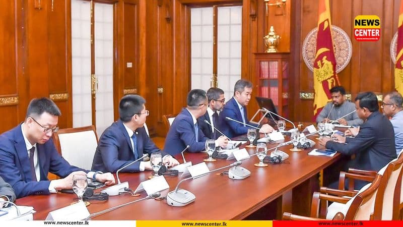 ජනපති සහ චයිනා හාබර් ඉංජිනේරු සමාගමේ සභාපති අතර හමුවක්